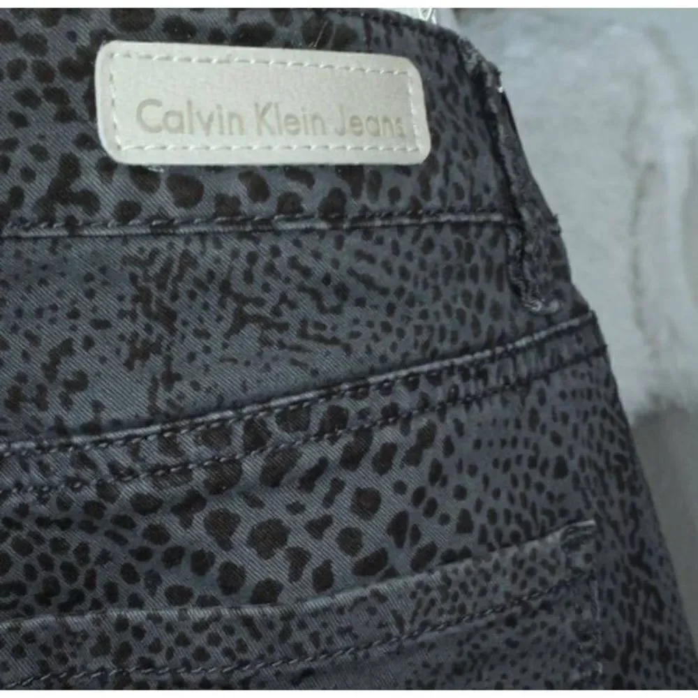 CALVIN KLEIN BLACK & GRAY SNAKE PRINT LEGGINGS SZ.8P EUC
